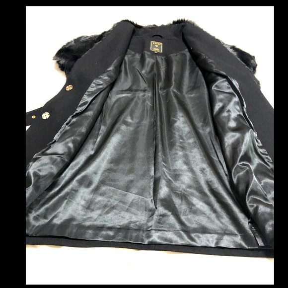 Guess faux Fur Coat/vest Sleeveless Black. Size 4. - Picture 10 of 13